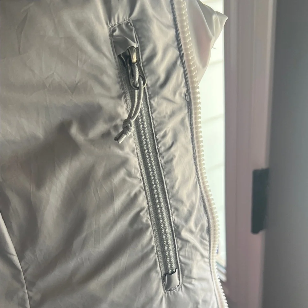 The North Face Pink and White Ombre women’s XS Vest - Picture 8 of 10